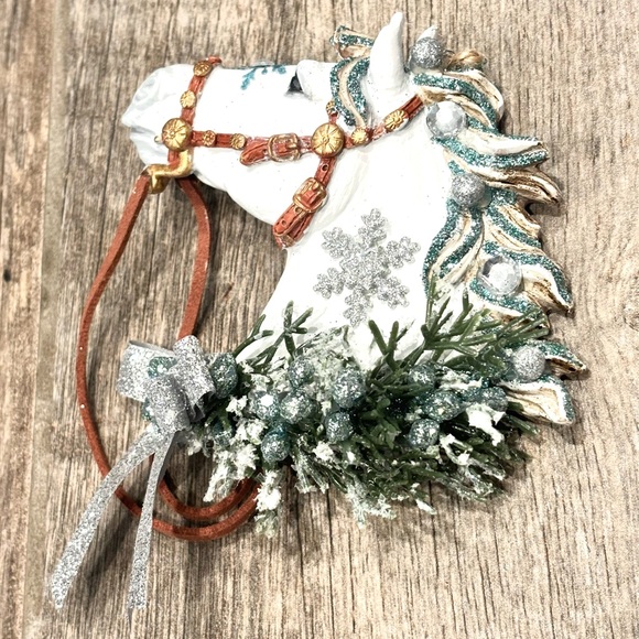 Holiday Horses:”Winter” design. Decorated horse ornament in hand crafted designs - Picture 4 of 12
